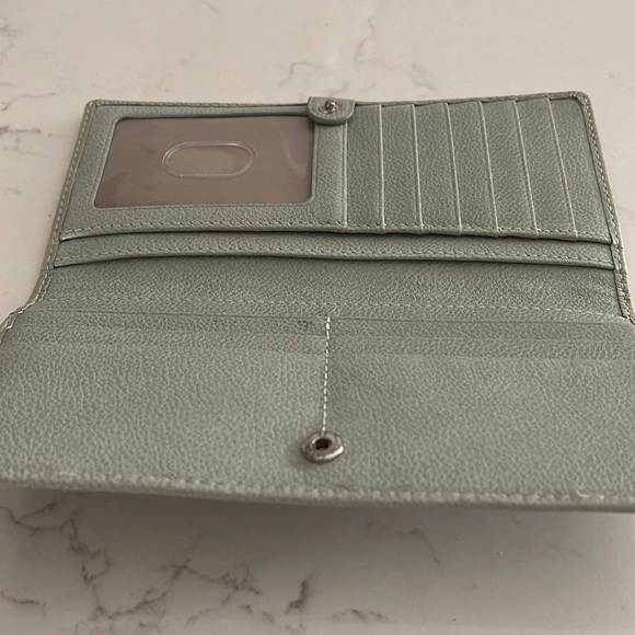 SOLD Brahmin Amelia Medium Crossbody Bucket Bag in Seafoam Green - Picture 7 of 9